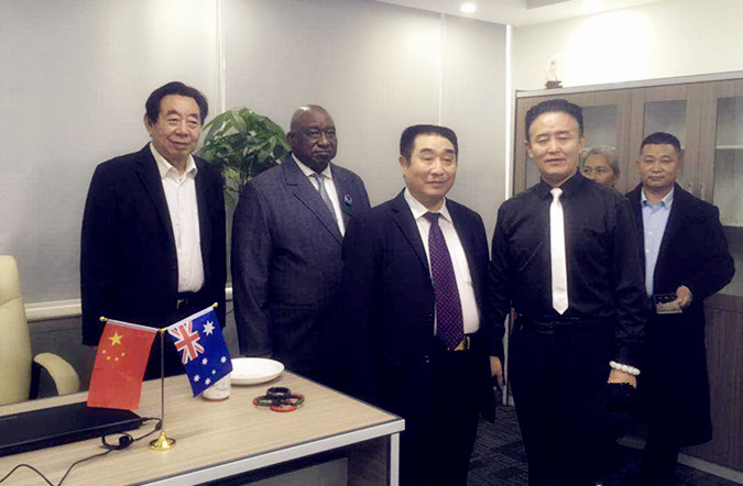 Feng Xiangshan, chairman of the Asia Pacific monetary investment bank, met with Irons, the Secretary of the president's office of South African Zimbabwe